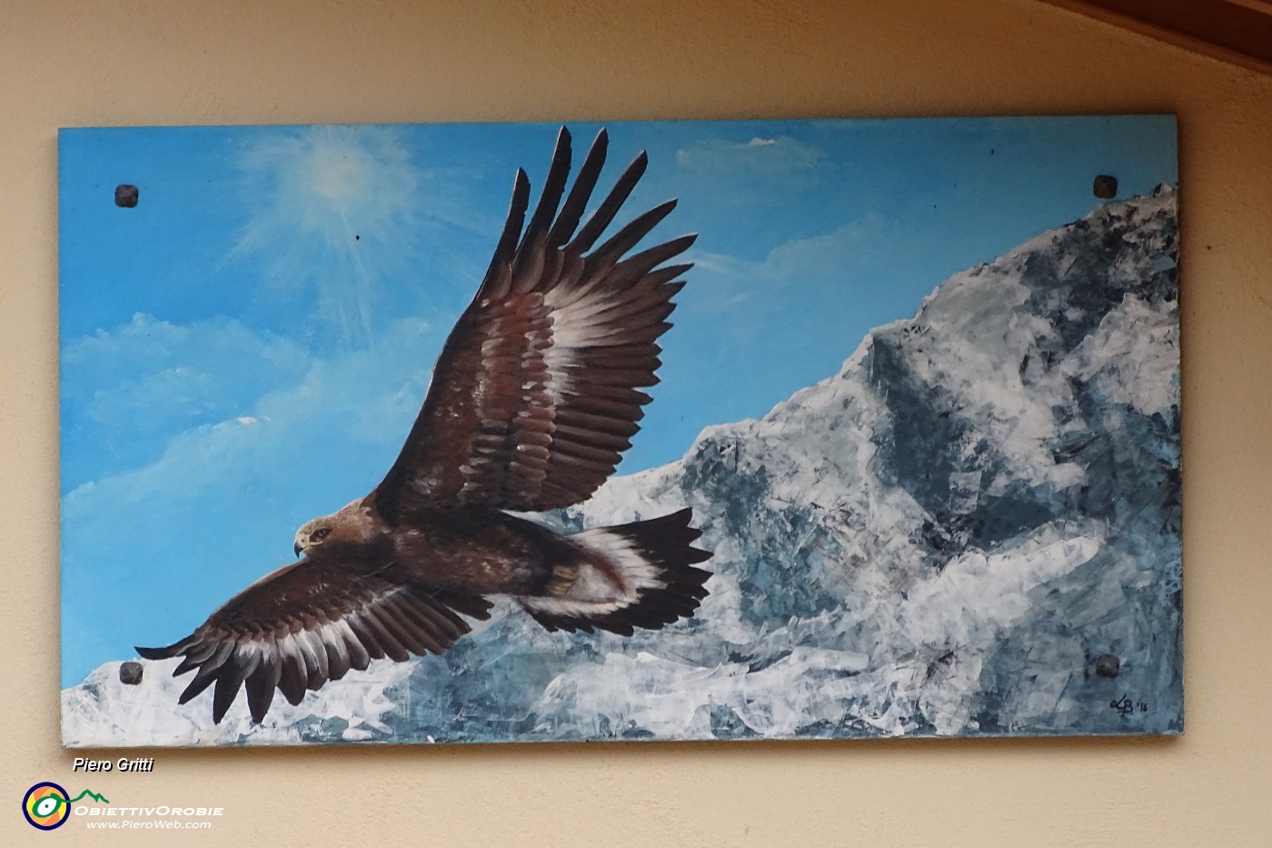 73 Dipinto con aquila reale sulla Biata degli Alpini.JPG